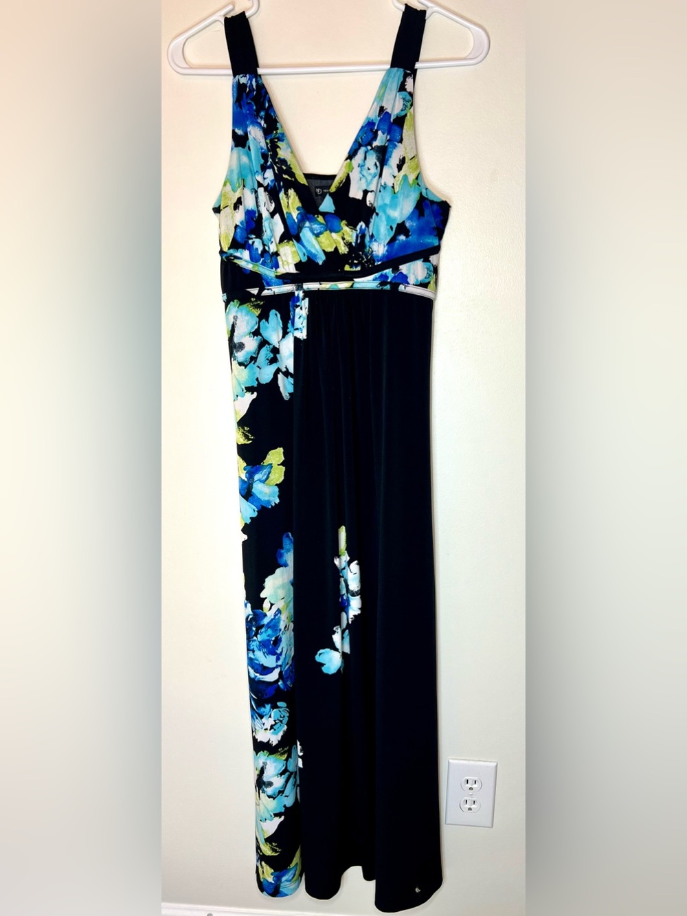 New Directions Watercolor Floral V-Neck Empire Waist Maxi Dress PM